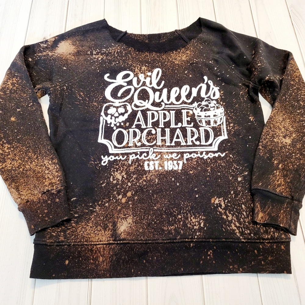Evil Queen disney apple orchard sweatshirt sm 4/6